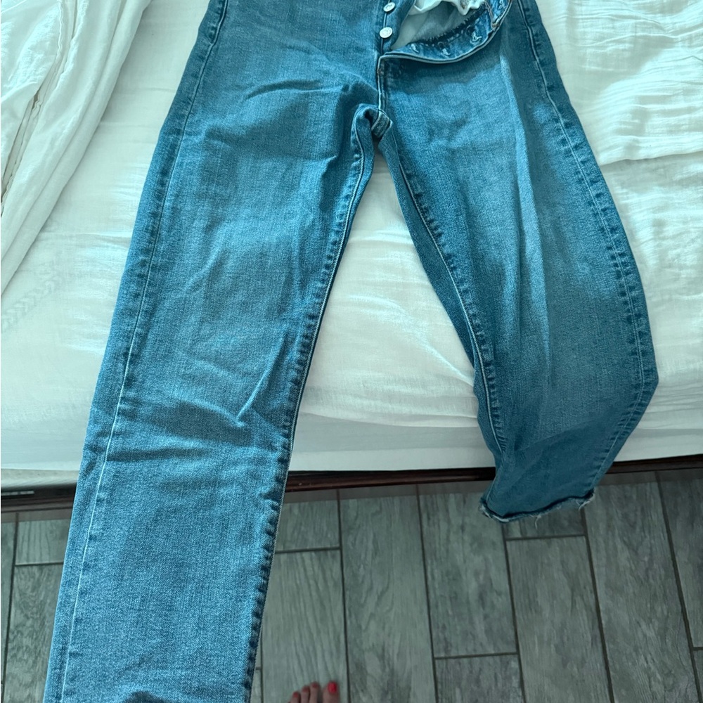 Signature by Levi Strauss Women's Denim Cropped Jeans